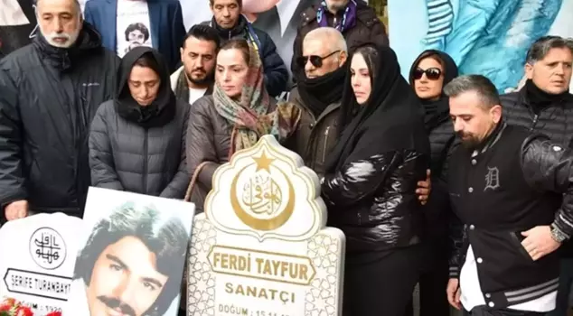 The photo taken at Ferdi Tayfur's grave drove his grandson crazy: You are all liars.