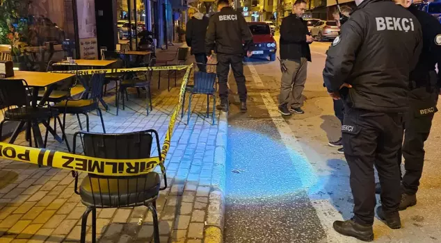 بعد أن أطلق النار على صديقه الذي كان يجلس معه في المقهى، اختفى عن الأنظار.