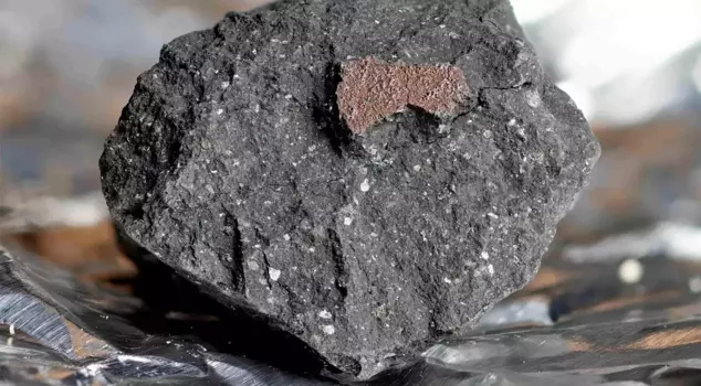 They looked inside a 4.5 billion-year-old rock from Mars without breaking it, and the results are shocking.