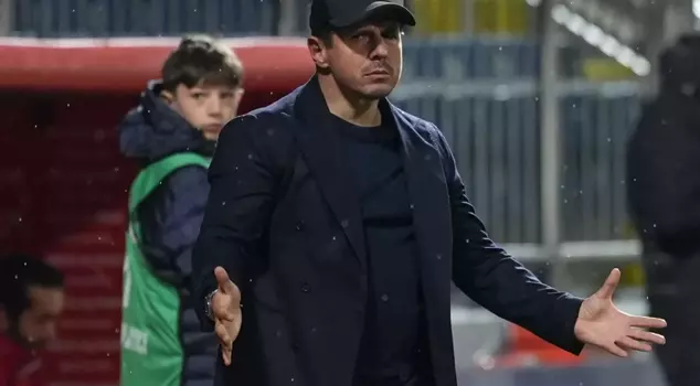 Разлука приближается шаг за шагом! Касымпаша Эмре Белезоглу проиграла сопернику, который играл в меньшинстве 48 минут.