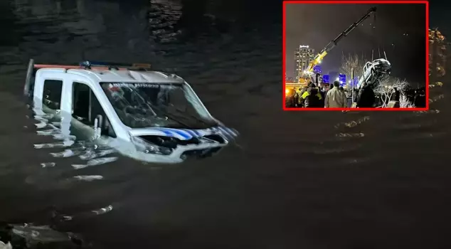The municipal vehicle that had an accident in Bakırköy fell into the sea.