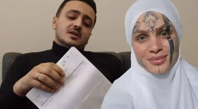 Ответ молодого человека, находящегося в центре обвинений татуированной женщины, поступил.