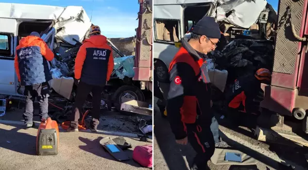 The student bus crashed into the back of a truck! There are dead and injured.