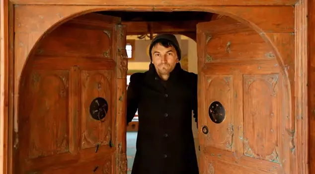 The imam who went to the first task was greatly astonished: Oh God, where is this place?