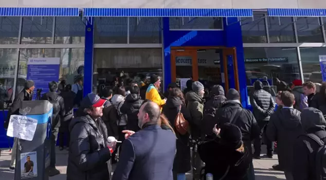 The first free grocery store has opened in the city! They filled their bags without paying a single penny.