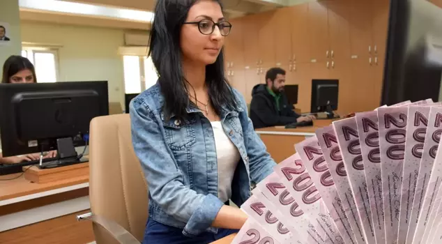 Bonuses for civil servants twice a year! The proposal has been submitted to the Parliament.