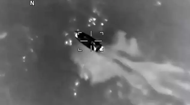 The US struck a boat in the Caribbean: 3 dead.