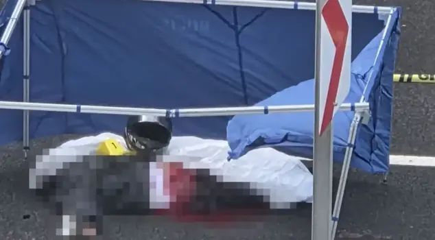 Terrible accident in Ankara: A bus ran over a motorcyclist who crashed into a barrier.