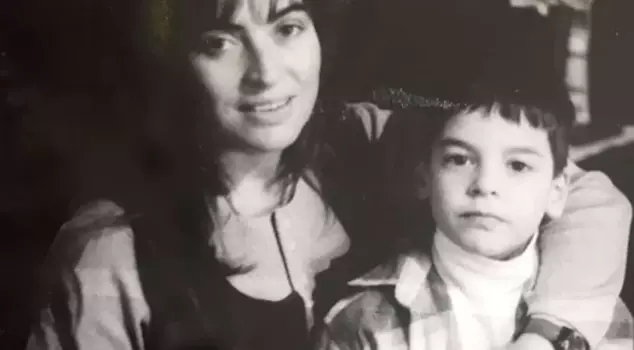 His mother had passed away: A touching Valentine's Day post from Akın Akınözü.