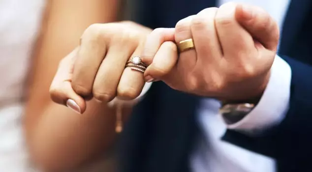 The young couple's shock of their lives! They learned that they are siblings after 19 years.