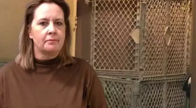 A shocking event! He locked his two adopted children in a cage and subjected them to violence for years.