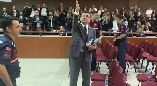 Дело о дипломе, по которому судят Экрема Имамоглу, было отложено на 6 июля.