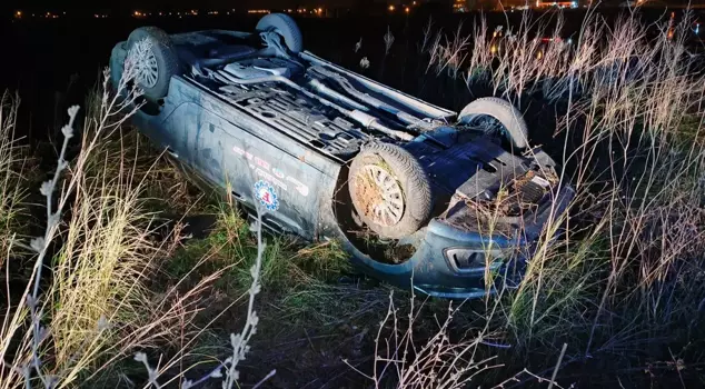 He had an accident while being chased by the husband of the woman he was meeting.