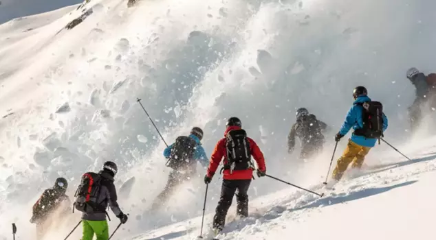 В лавине в США погибли 8 лыжников, 1 лыжник пропал без вести.