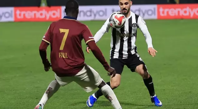 There is no such match! Exactly 5 goals, everything changed in the 90th minute.