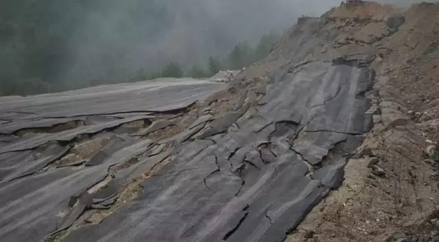 They are experiencing a disaster! Schools have been closed, and those without mandatory work should not go to this district.