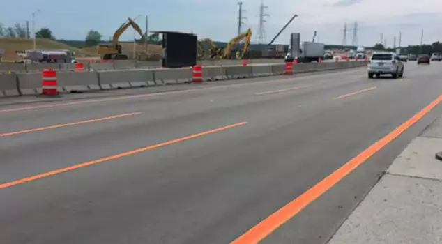 New orange stripes have started to take their place on the roads! Here is the meaning.