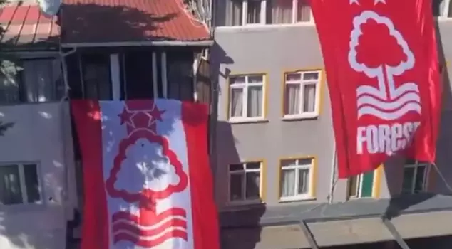 This is not England, it's Turkey! The controversial gesture of Nottingham Forest fans.
