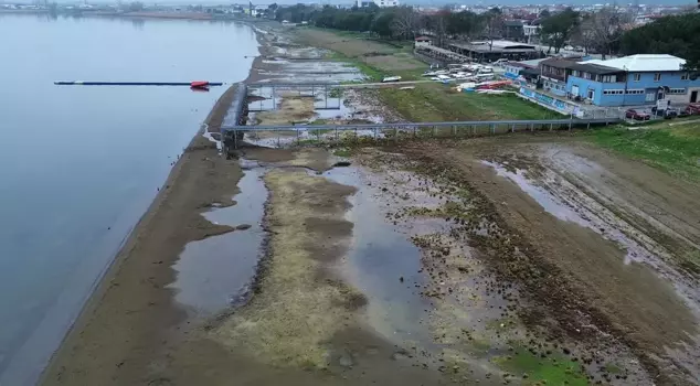 Lake Iznik, from which factories draw tons of water, has receded by 200 meters.