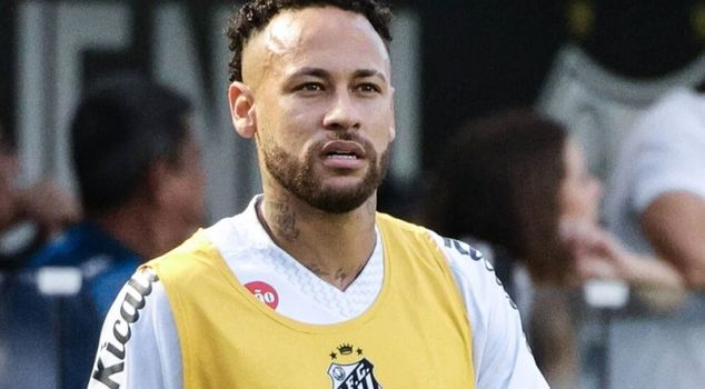 Neymar announced the news that broke his fans' hearts.