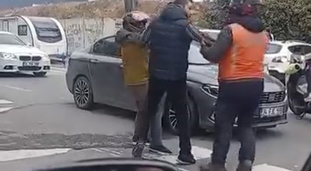 تحولت مشاجرة على إعطاء الطريق في أومرانيه إلى تهديد مسلح.