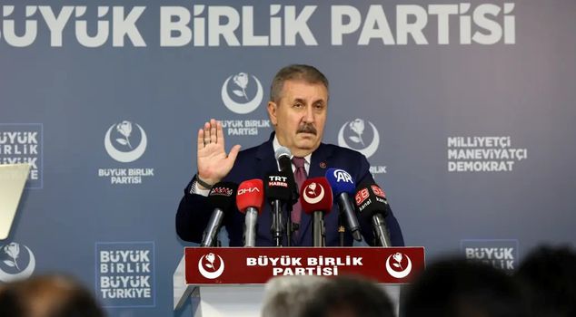 ردّ دِستِجي على باكيرهان: لا يمكن تعديل المادة 66 من الدستور، ولا يمكن أن تكون موضوعًا للنقاش.