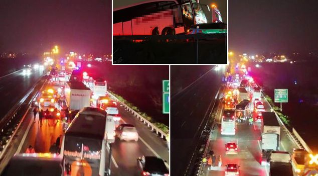 Sixteen vehicles, including passenger buses, collided with each other, and there are many injured.