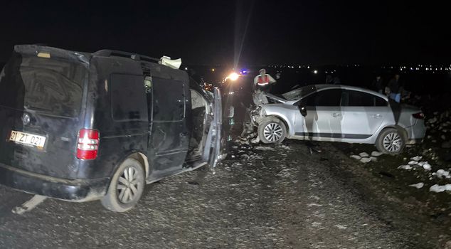 تصادم سيارتين في ديار بكر: 5 قتلى، 2 مصابين