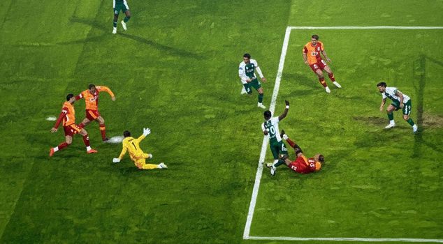 تم الكشف عن سجلات VAR لمباراة قونيا سبور - غلطة سراي.