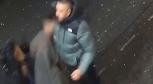 He suddenly punched the woman walking on the street.