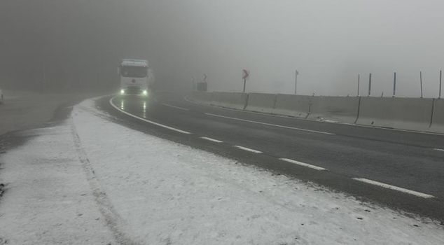 Snowfall is affecting the area right next to Istanbul.