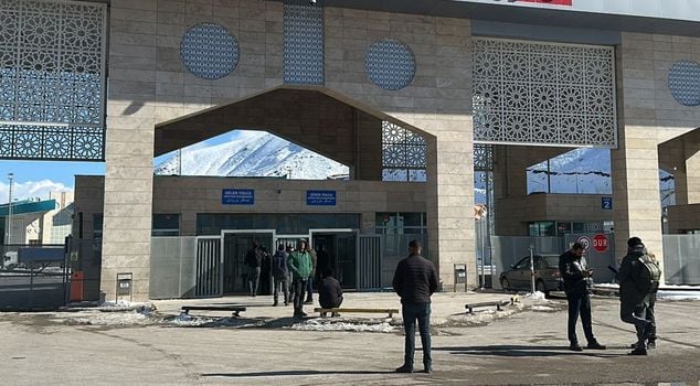 رد وزير الداخلية شيفتجي على مزاعم الهجرة الجماعية من إيران إلى تركيا