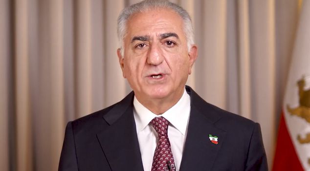 بعد الهجمات، الشاه المنفي بهلوي: سلموا الحكومة لي قبل أن يُسفك المزيد من الدماء.