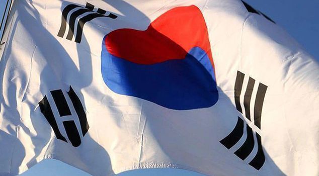 South Korea announced that it has begun the land evacuation of its citizens in Iran.