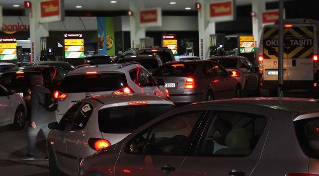 خبر سيء لمن يقفون في الطوابير في المحطات: تم إلغاء زيادة سعر الديزل