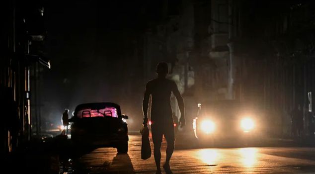 غُمرَت كوبا في الظلام، وبقي ملايين الأشخاص في الظلام.