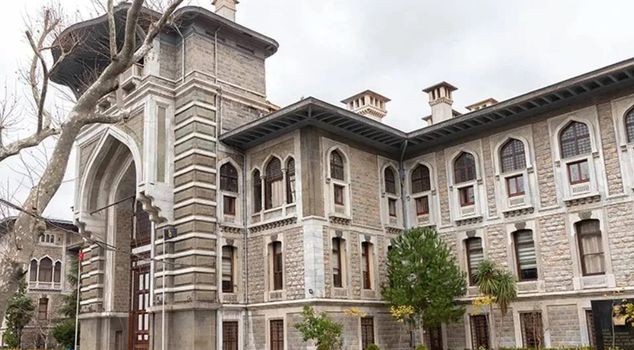 تم إقالة 4 إداريين من مدرسة إسطنبول الثانوية للذكور بعد مزاعم التحرش والتهديد.