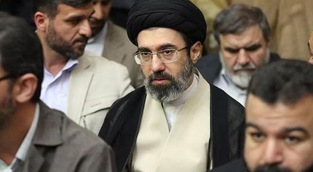 إليك لحظات إعلان القائد الجديد في إيران