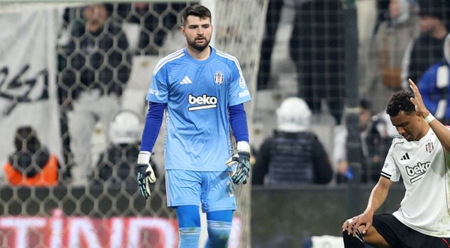 أنهى مسيرته المهنية التي استمرت 13 عامًا مع لاعب فنربخشة السابق.