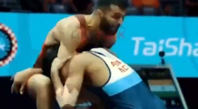 المصارع الأذربيجاني جعل خصمه الهندي يعيش كابوسًا في 13 ثانية