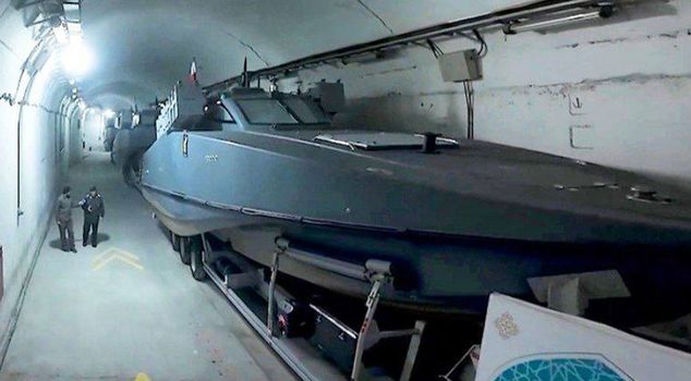 Иран опубликовал изображения подводной морской базы в Персидском заливе.