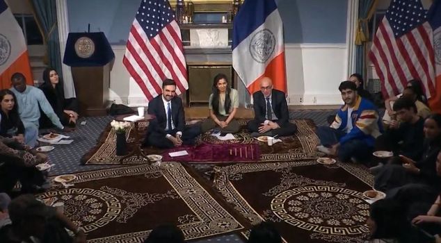 Historic moment! New York Mayor Mamdani hosted an iftar at the municipal housing.