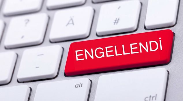 تلاحق هيئة الأوراق المالية والبورصات، وتفرّ البورصات المشفرة.
