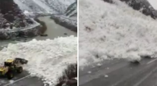 An avalanche has fallen on the Hakkâri-Çukurca road! Drivers are stranded on the road.