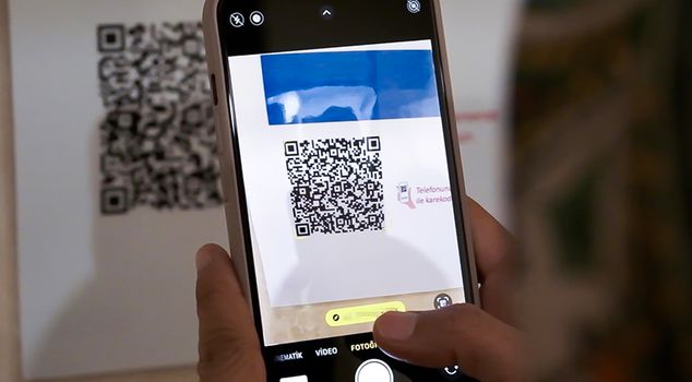 This is QR code fraud! They take over your phone and empty your accounts.