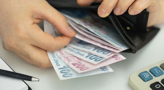 تاريخ أكبر زيادة في الأسعار انعكست على المضخة! إليك أسعار الديزل الجديدة