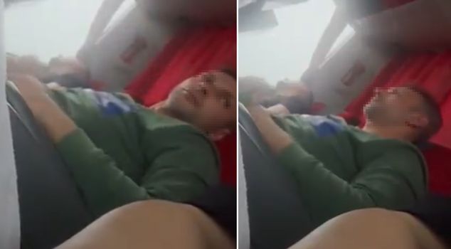 صورة مثيرة للاشمئزاز في حافلة الركاب