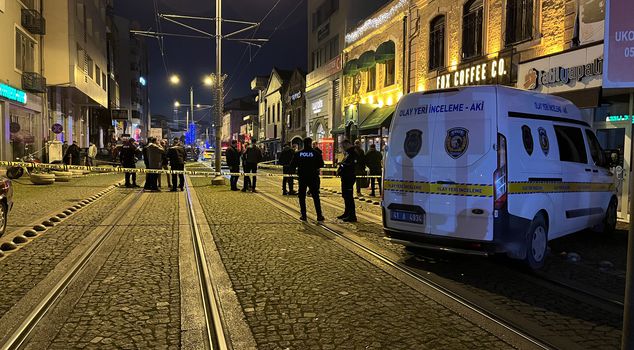 Armed attack on a entertainment venue in Izmit; 2 dead, 3 injured.