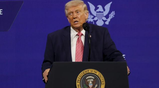 Трамп журналистам: Ты можешь спросить меня обо всем, можешь говорить о сексе.
