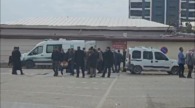 В Шанлыурфе ребенок, упавший в заполненную водой яму, погиб.